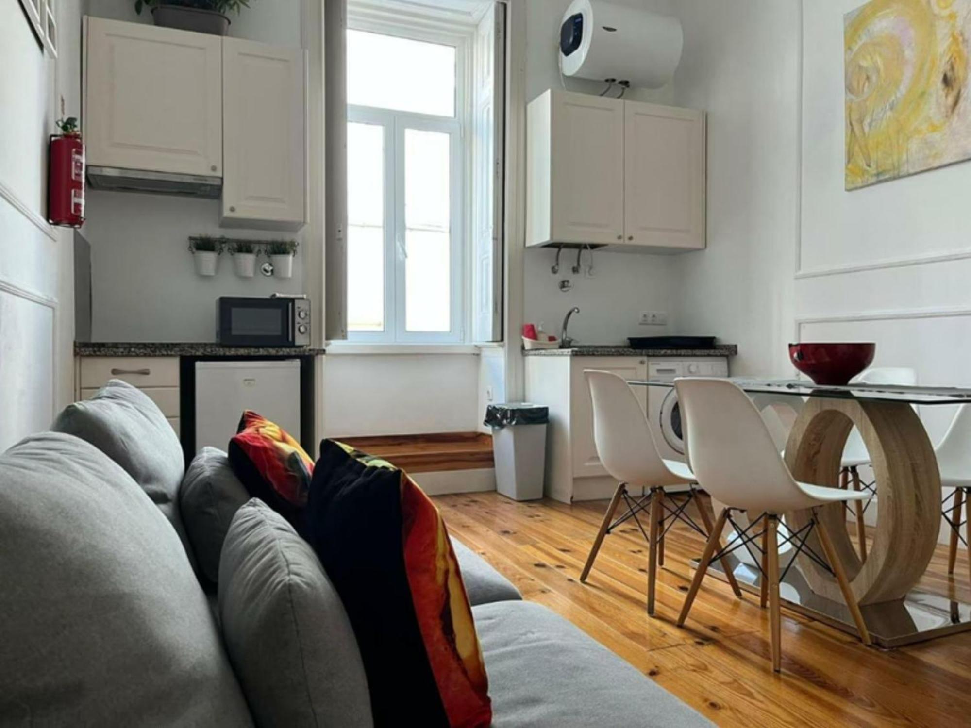 2 Bedroom Located Heart Of Apartment Lisbon