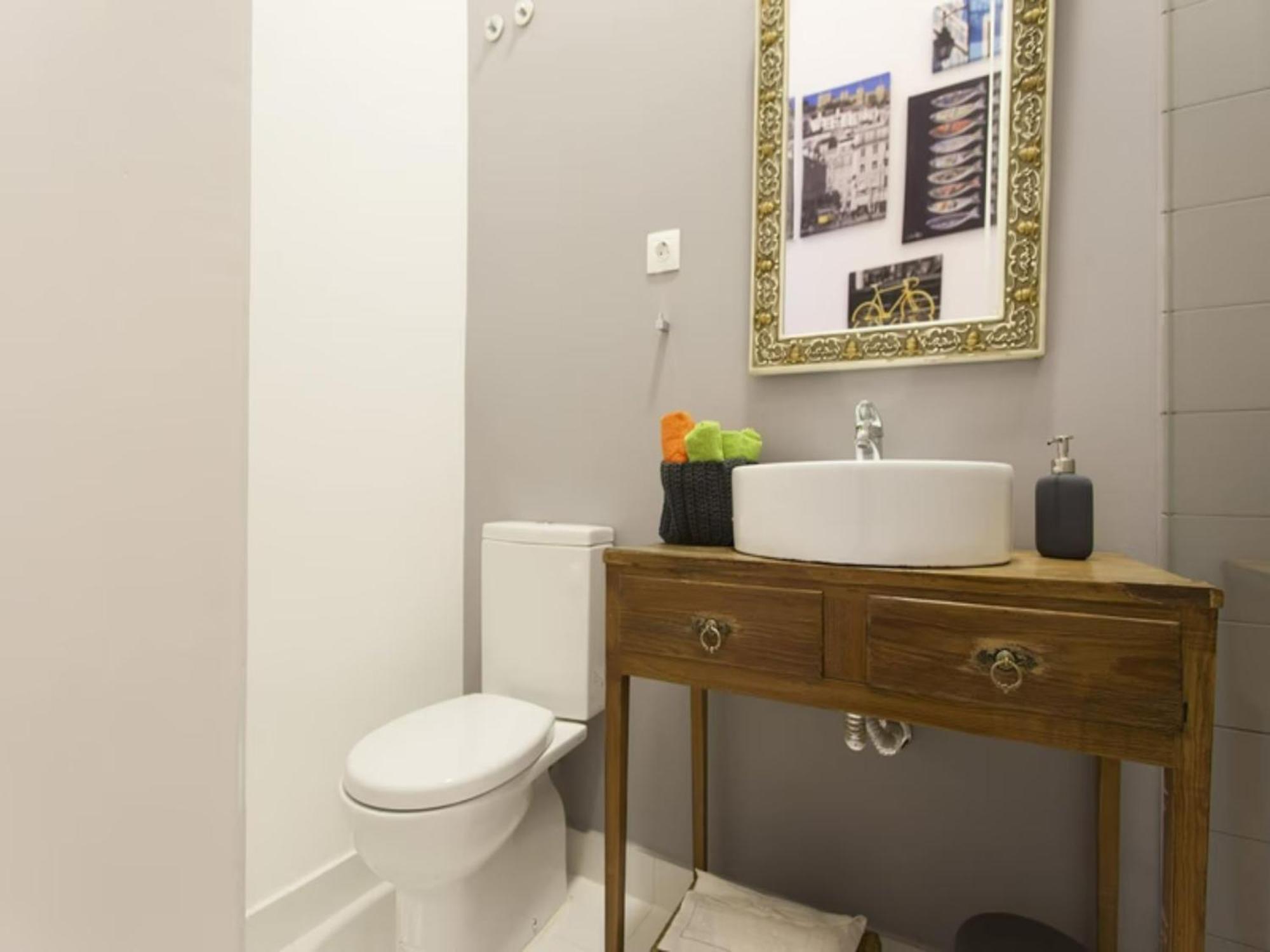 Apartment 2 Bedroom Located Heart Of Lisbon